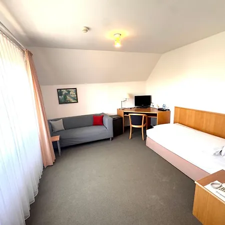 Kirchers Park & Wellnesshotel Kaiserstuhl Garni Hotel 4*