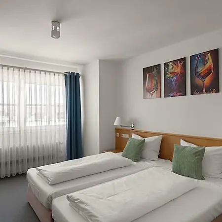 Kirchers Park & Wellnesshotel Kaiserstuhl فندق انديغن
