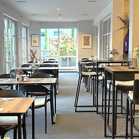Kirchers Park & Wellnesshotel Kaiserstuhl فندق انديغن