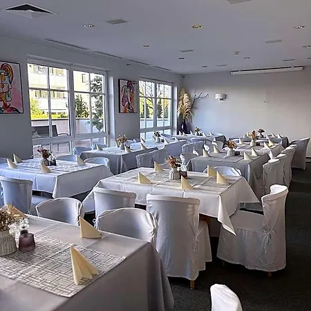 Kirchers Park & Wellnesshotel Kaiserstuhl انديغن