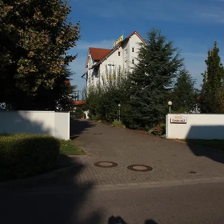 Kirchers Park & Wellnesshotel Kaiserstuhl Garni 4*
